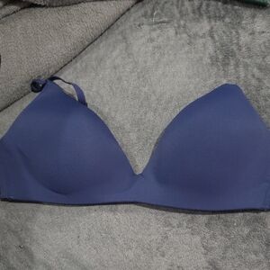Victoria's Secret No Wire Bra 34D